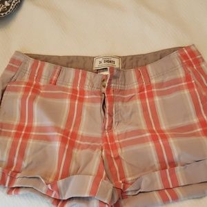 Plaid cuffed shorts